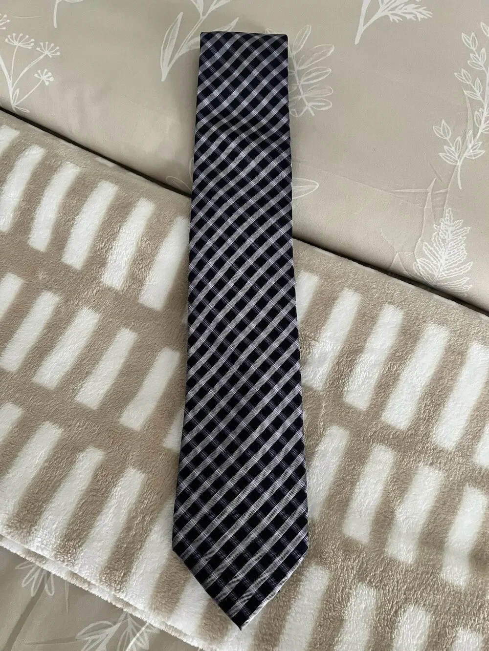 Tommy Hilfiger Mens Tie Purple Blk Plaid Silk Blend